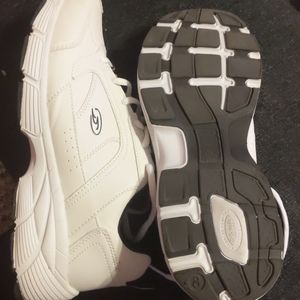 Dr Scholl's white tennis shoes